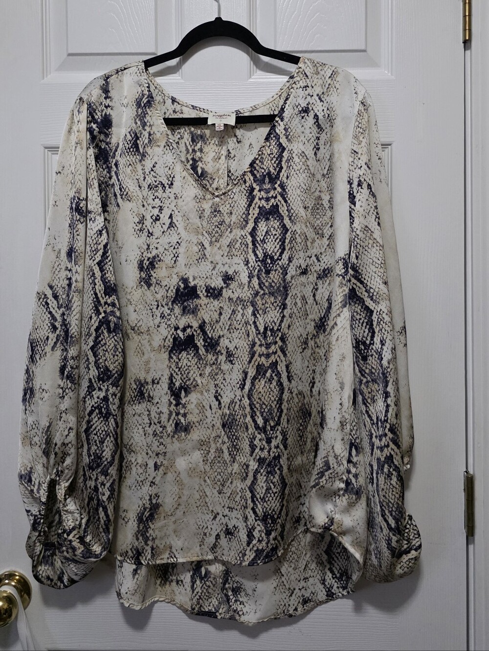 Hayden Snake-Print V-Neck Blouse in Cream and Navy